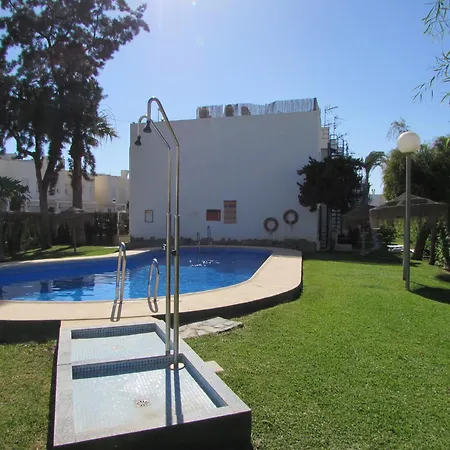 Garzas Pool And